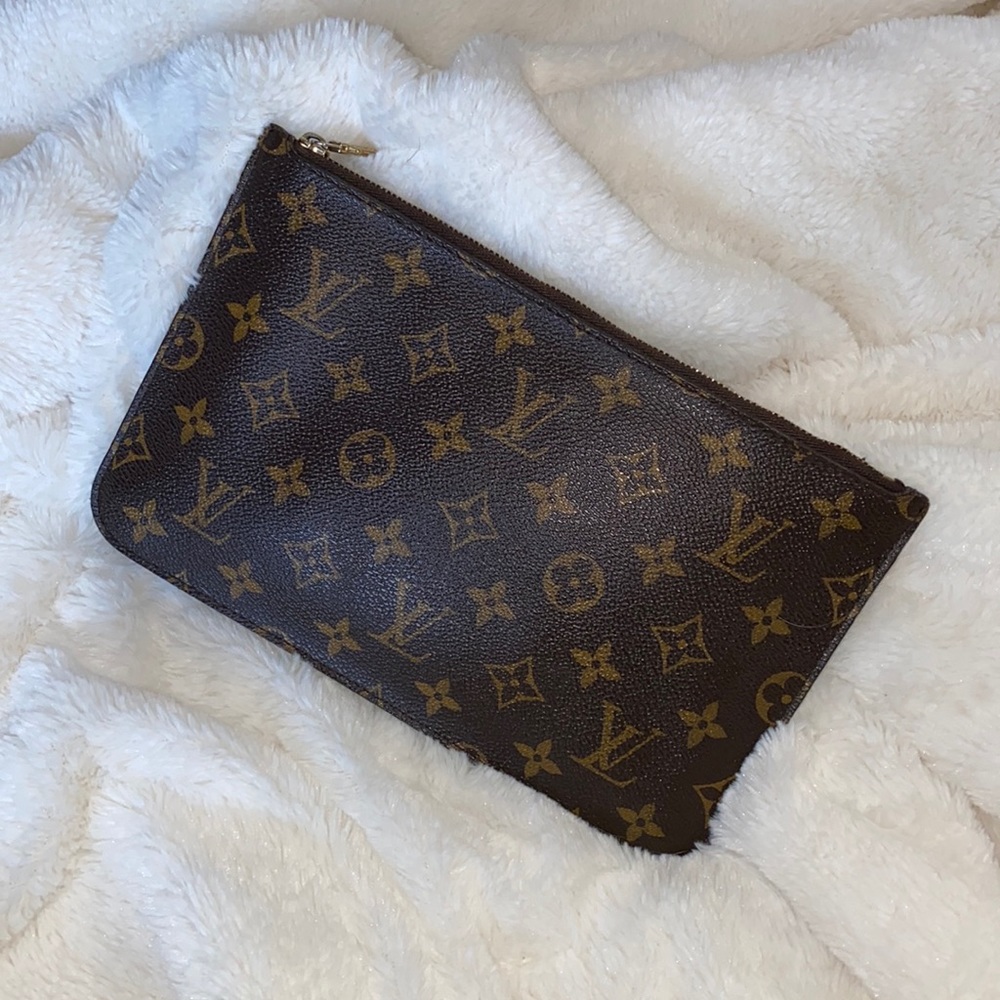Damier Azur Neverfull Louis Vuitton Pouch